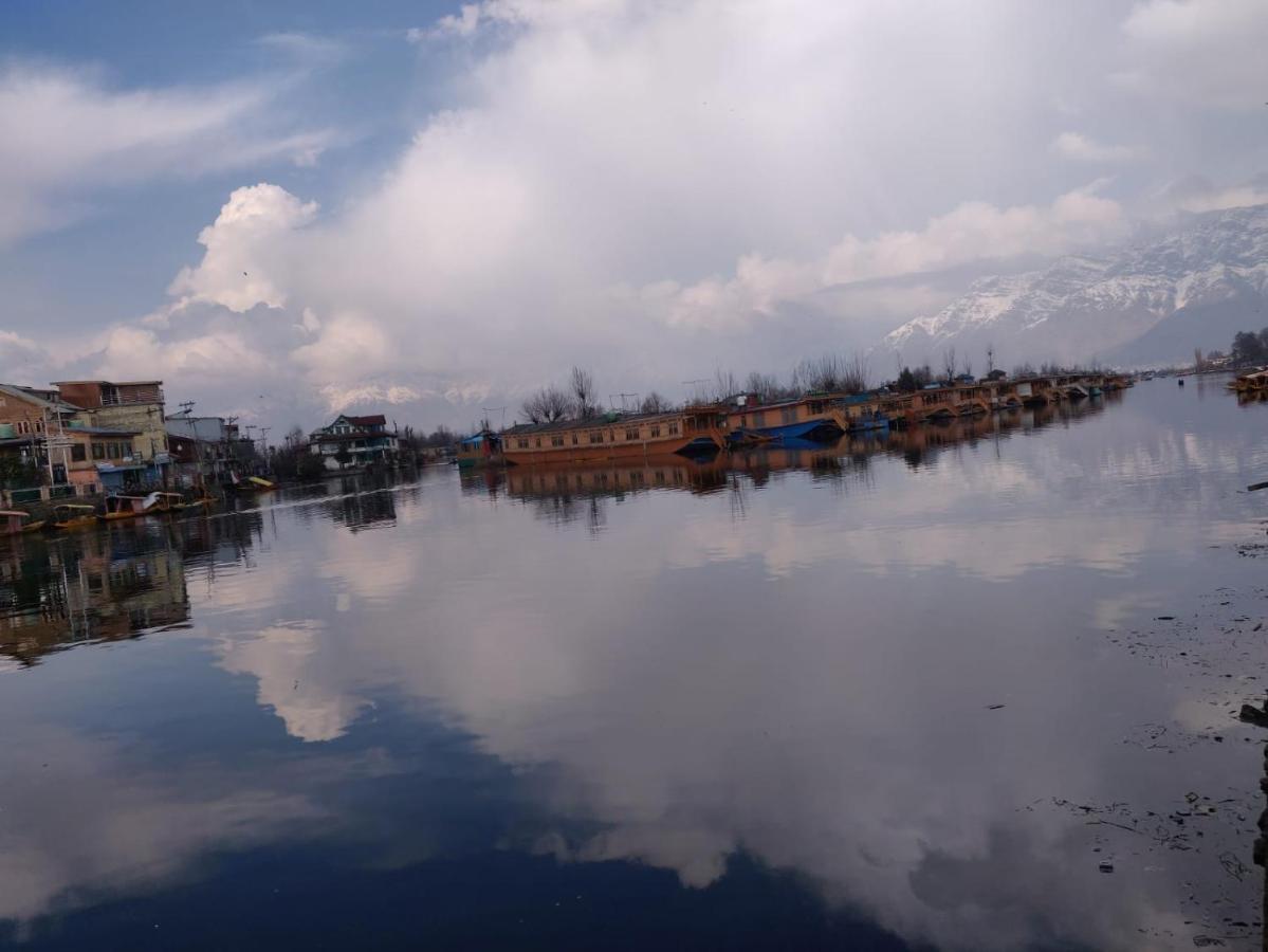 Island Homestay Srinagar  Exterior photo