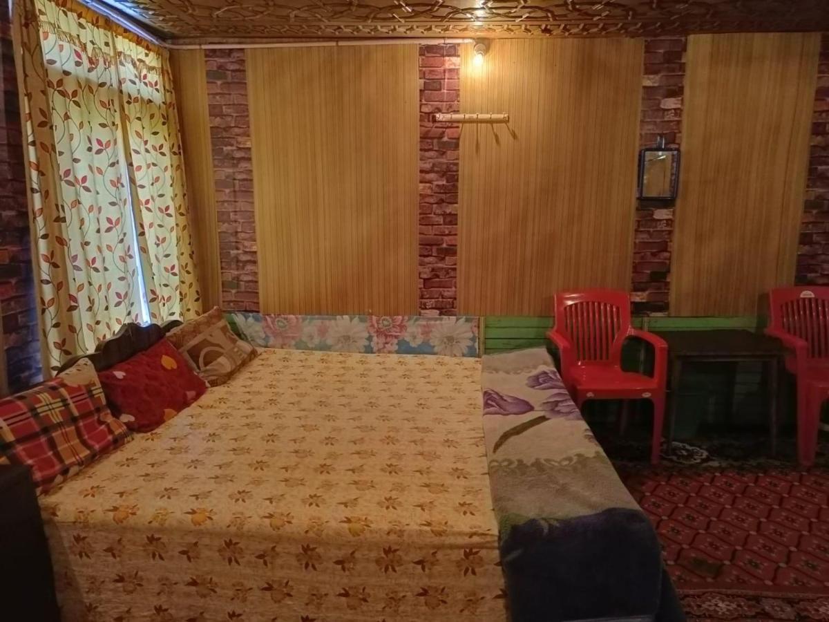 Island Homestay Srinagar  Exterior photo