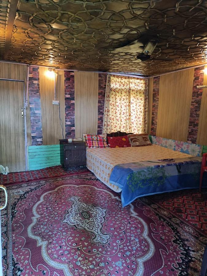 Island Homestay Srinagar  Exterior photo