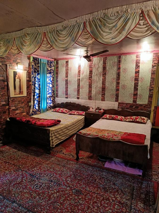 Island Homestay Srinagar  Exterior photo
